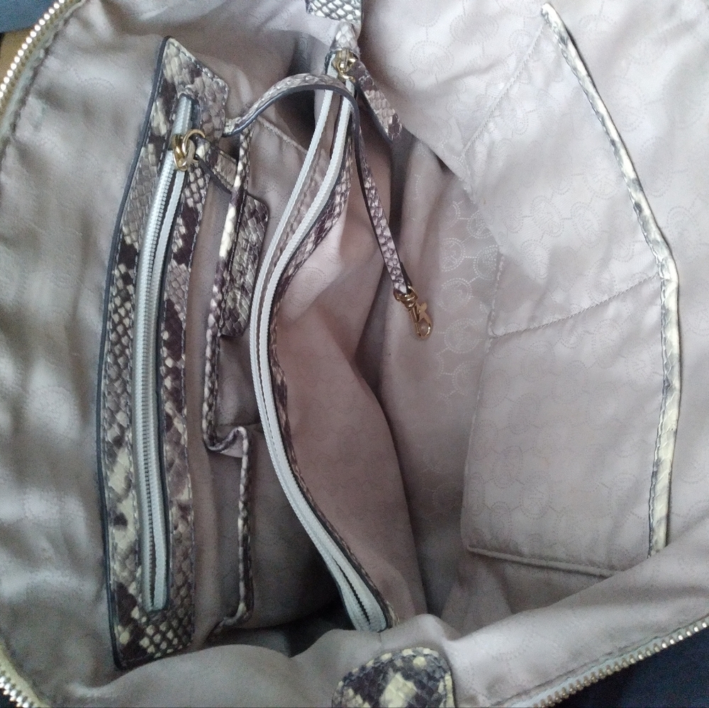 Michael Kors snakeskin purse - Picture 9 of 16